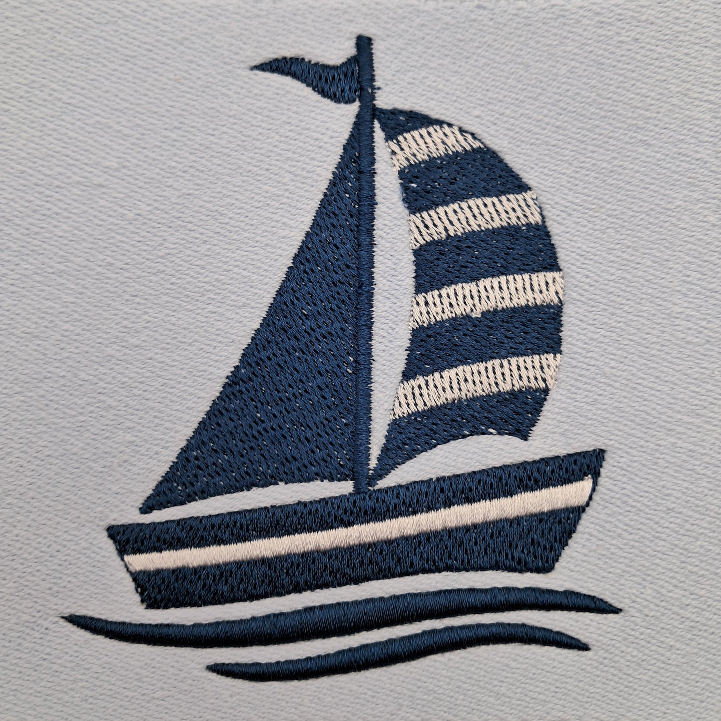 Personalisiertes Handtuch mit Segelboot und Wunschname