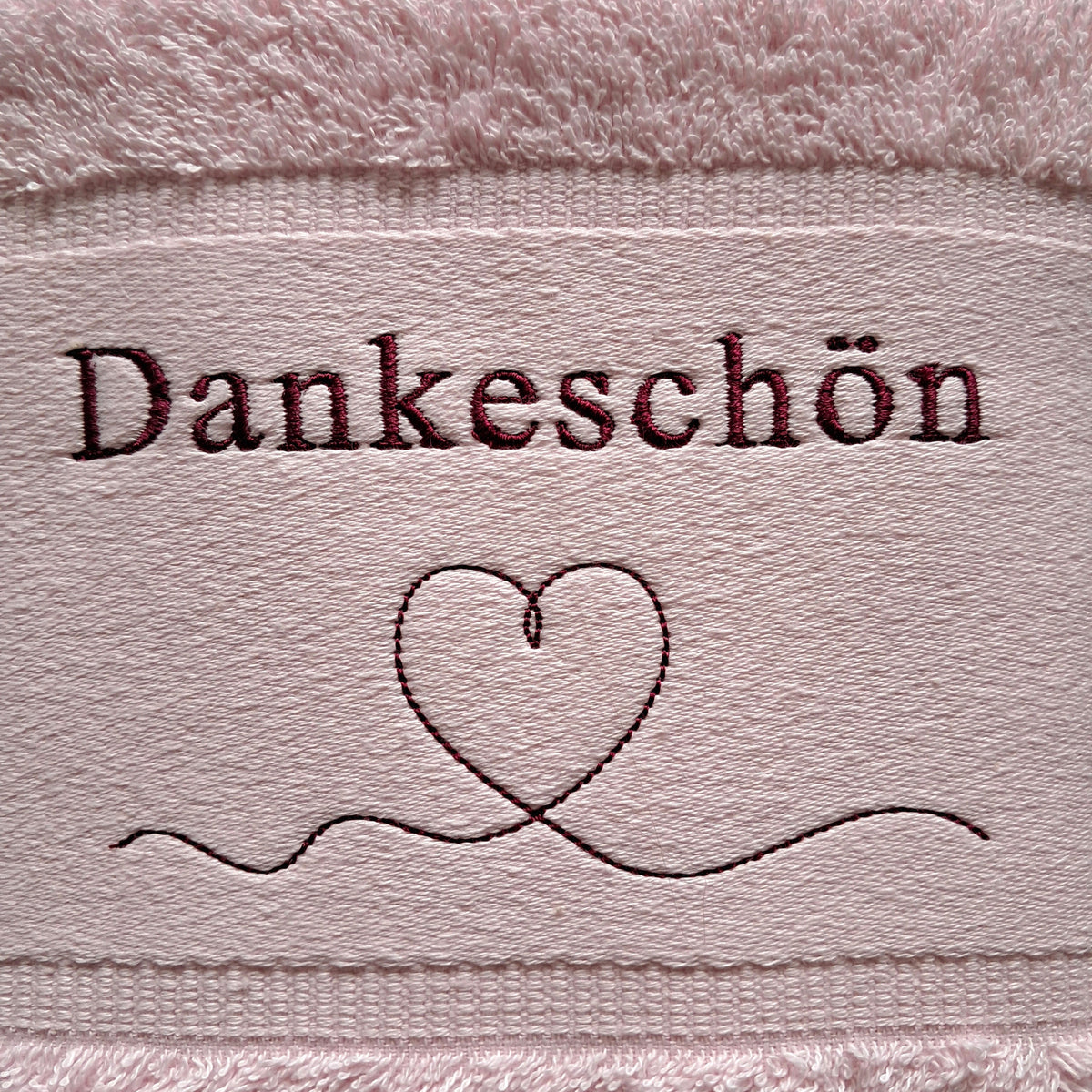 Personalisiertes Handtuch mit Herz - Wunschtext & Wunschname