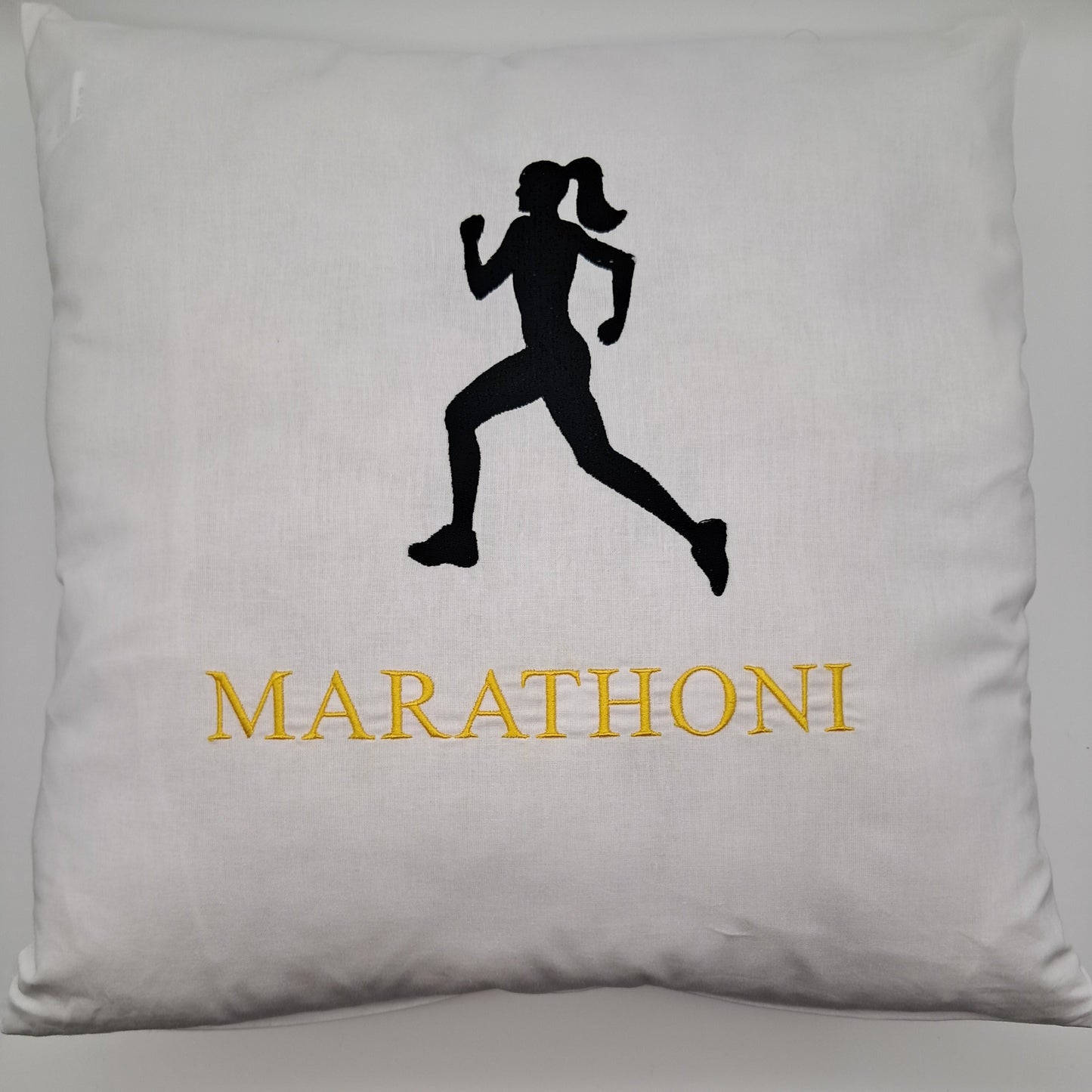 Bestickter Kissenbezug "Marathoni" - 40 x 40 cm (ohne Innenkissen)