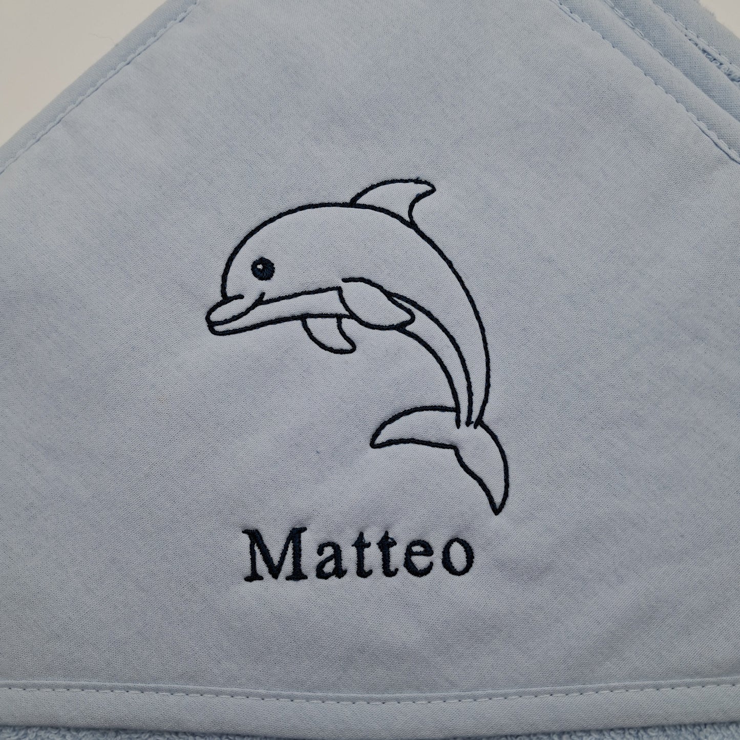 Personalisiertes Kapuzenhandtuch mit Delfin-Stickerei & Namen