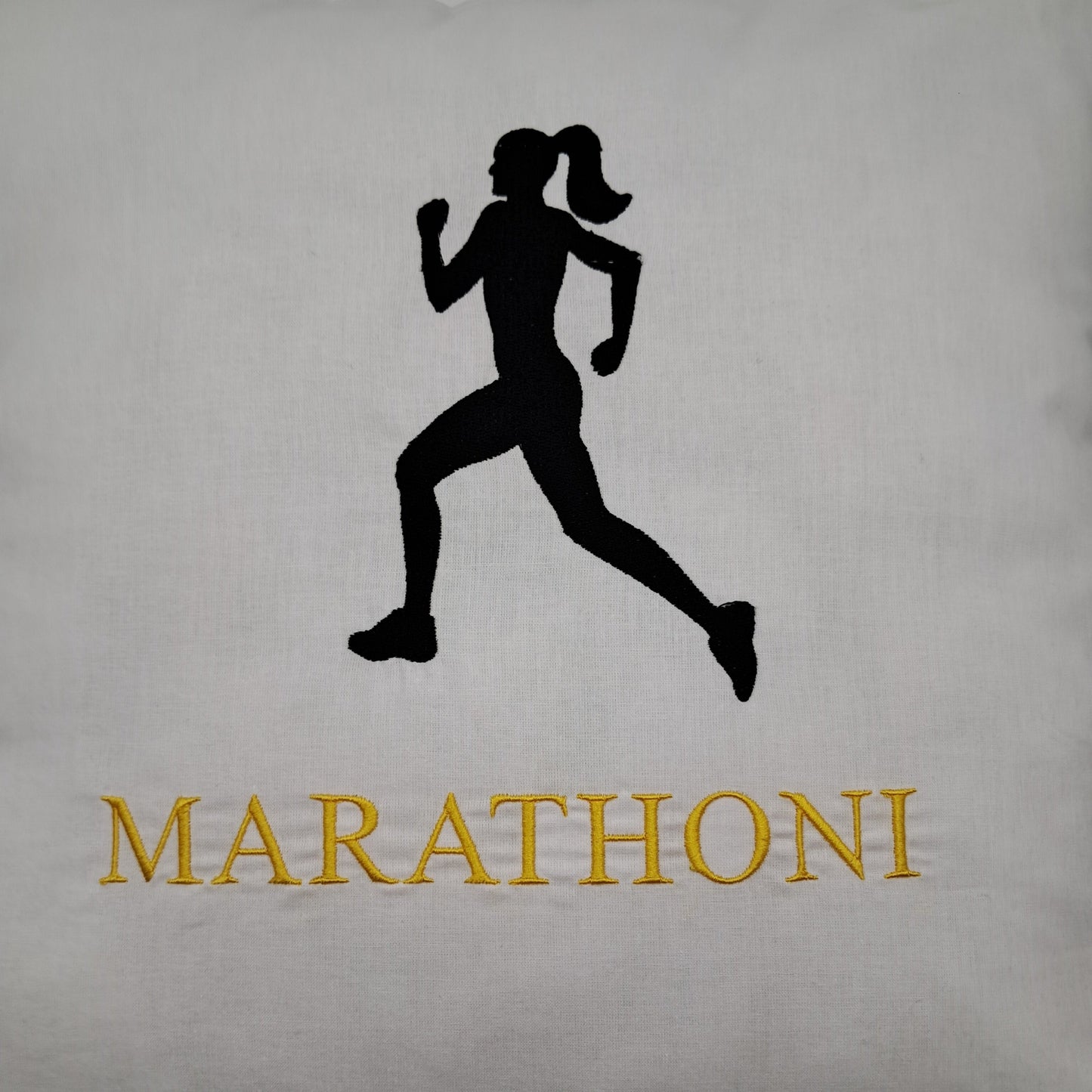 Bestickter Kissenbezug "Marathoni"