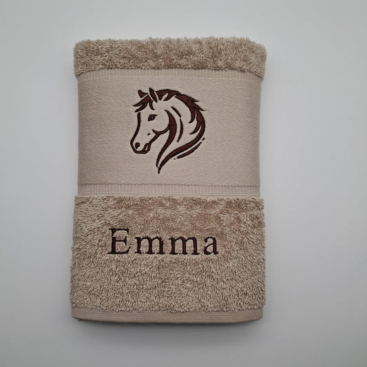 Personalisiertes Handtuch mit Pferd und Namen