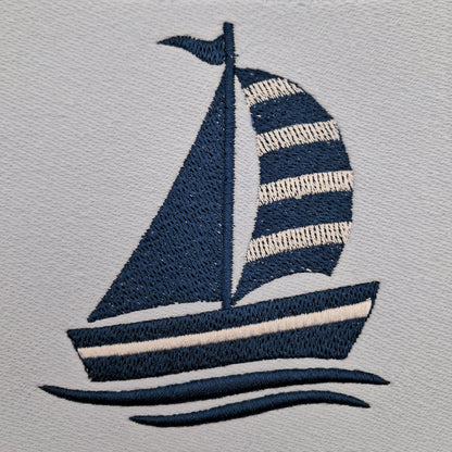 Personalisiertes Handtuch mit Segelboot und Wunschname
