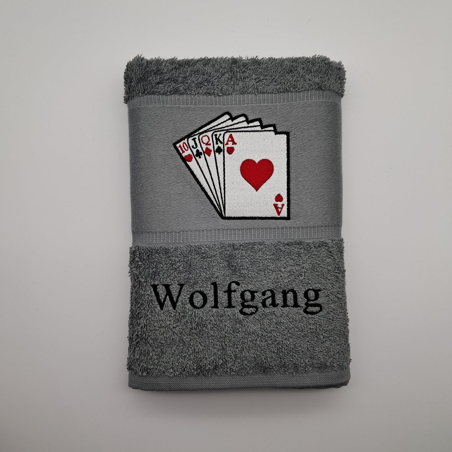 Personalisiertes Handtuch mit Spielkarten und Wunschnamen