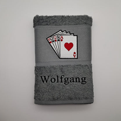 Personalisiertes Handtuch mit Spielkarten und Wunschnamen
