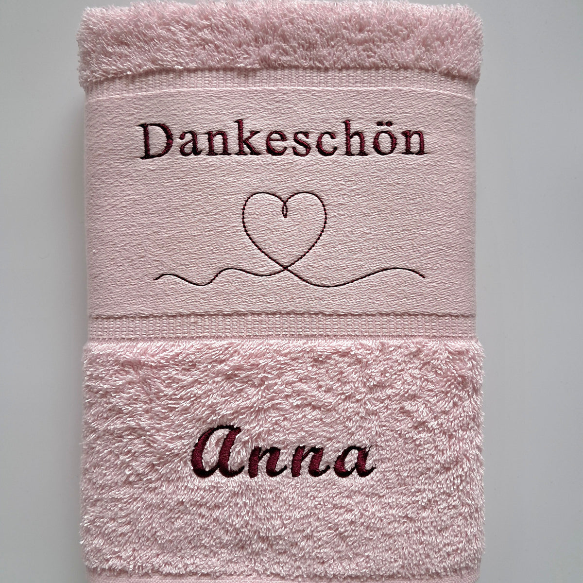 Personalisiertes Handtuch mit Herz - Wunschtext & Wunschname