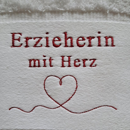 Personalisiertes Handtuch „mit Herz“ mit Wunschbezeichnung und Wunschname