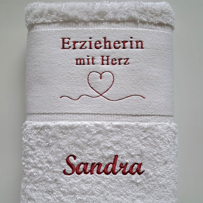 Personalisiertes Handtuch „mit Herz“ mit Wunschbezeichnung und Wunschname