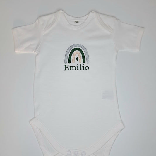 Personalisierter Babybody mit Namen - Regenbogen