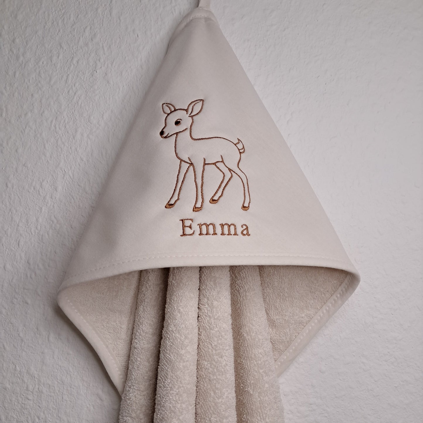Personalisiertes Kapuzenhandtuch mit Reh-Stickerei & Namen
