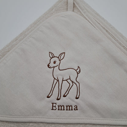 Personalisiertes Kapuzenhandtuch mit Reh-Stickerei & Namen