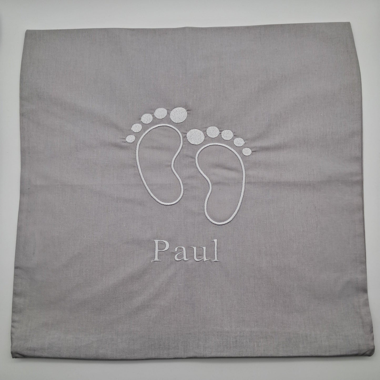 Personalisierter Kissenbezug 40x40 -Babyfüße und Name (ohne Innenkissen)