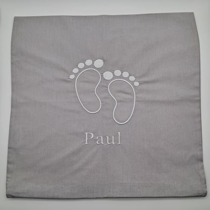 Personalisierter Kissenbezug 40x40 -Babyfüße und Name (ohne Innenkissen)