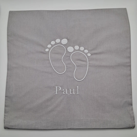 Personalisierter Kissenbezug 40x40 -Babyfüße und Name (ohne Innenkissen)
