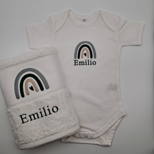 Personalisiertes Babyset - Regenbogen (Body & Handtuch)