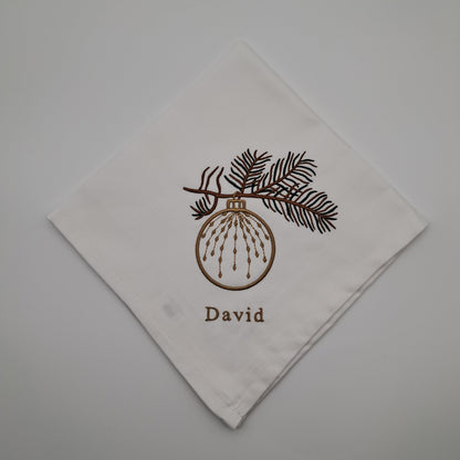 Bestickte Stoffserviette mit Weihnachtsmotiv & Name