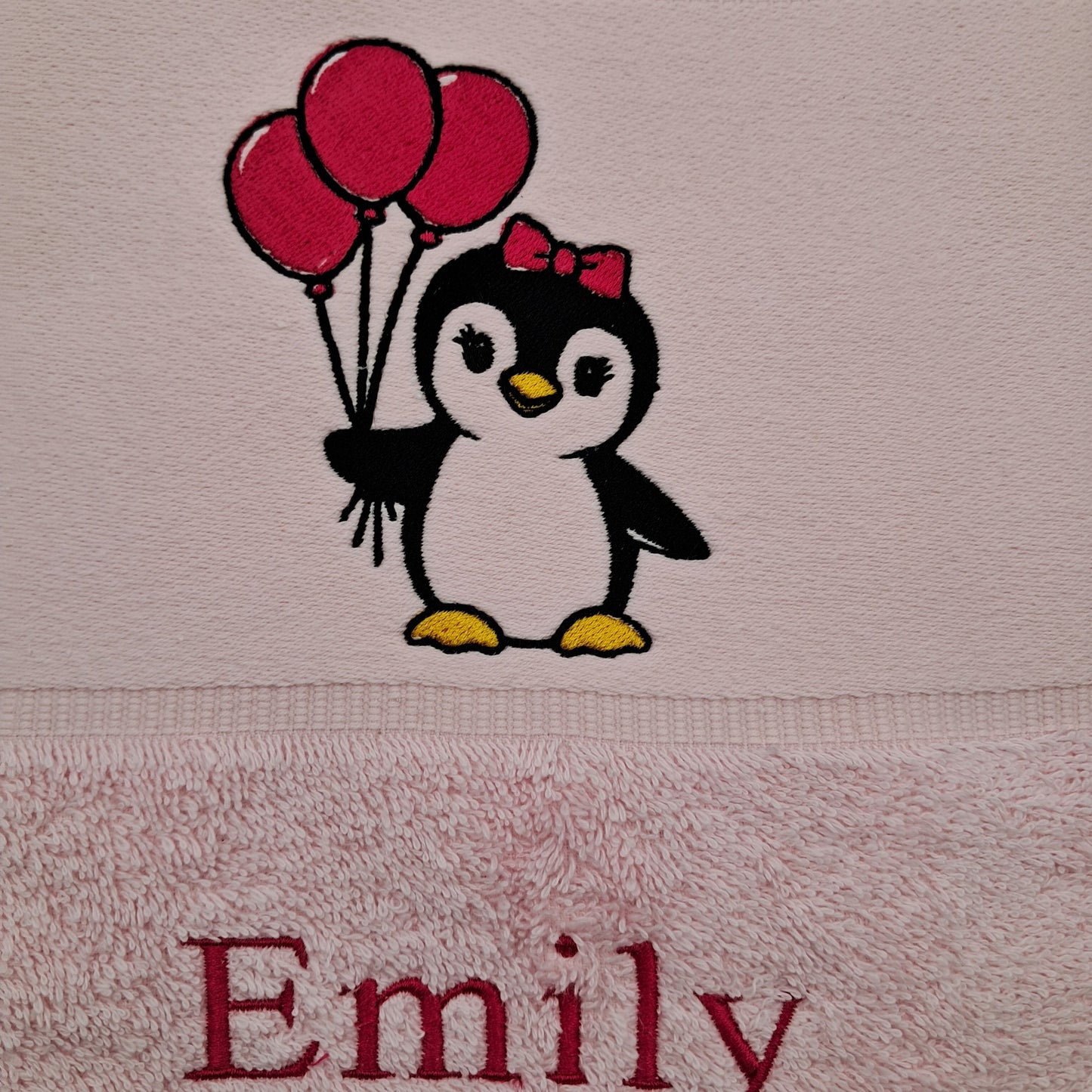 Handtuch/Duschtuch mit Pinguin