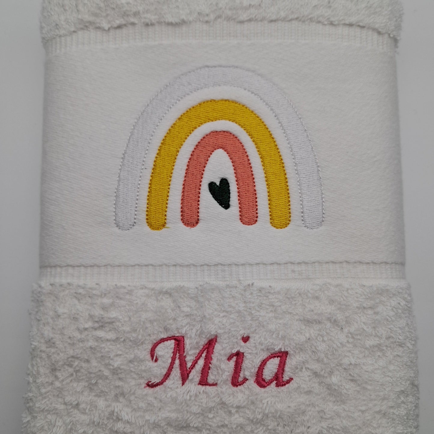 Personalisiertes Handtuch Regenbogen & Namen