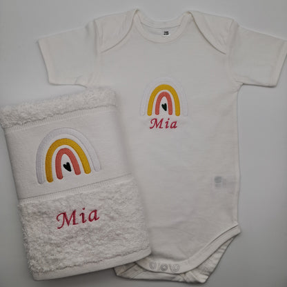Pesonalisiertes Babyset - Regenbogen (Body & Handtuch)