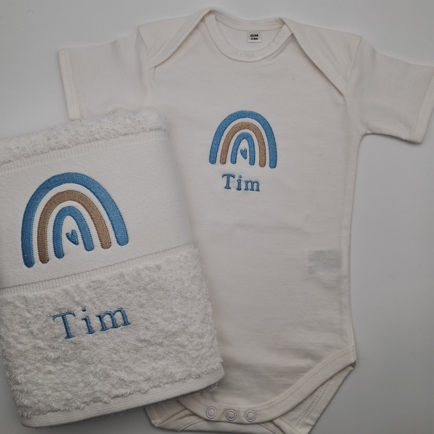 Personalisiertes Babyset - Regenbogen (Body & Handtuch)