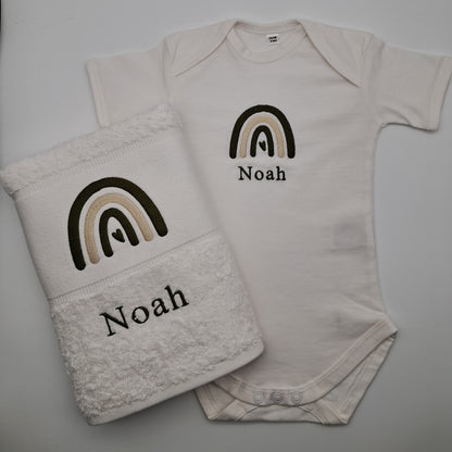 Personalisiertes Babyset - Regebogen (Body & Handtuch)