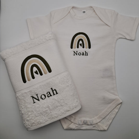 Personalisiertes Babyset - Regebogen (Body & Handtuch)