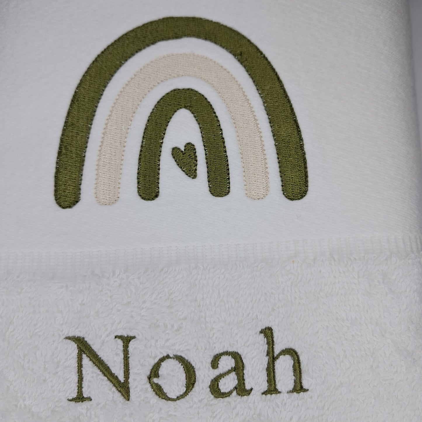 Personalisiertes Handtuch Regenbogen & Namen