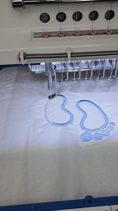 Personalisiertes Babyset - Babyfüßchen (Body & Handtuch)